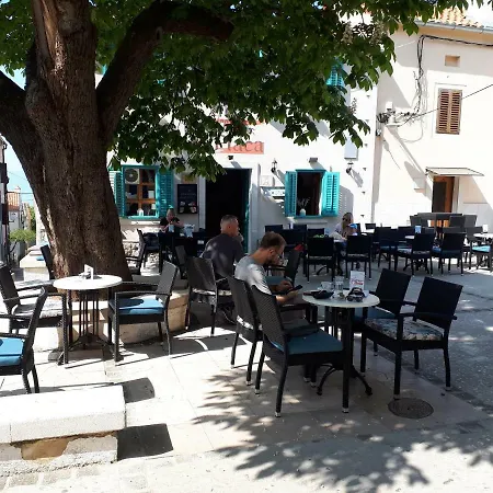 Apartment Anicic Coric Omišalj