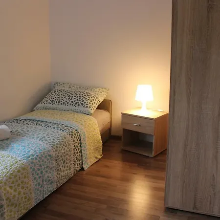 Apartment Anicic Coric Omisalj